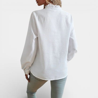 Tereza - Elegantní texturovaná blůza s volány