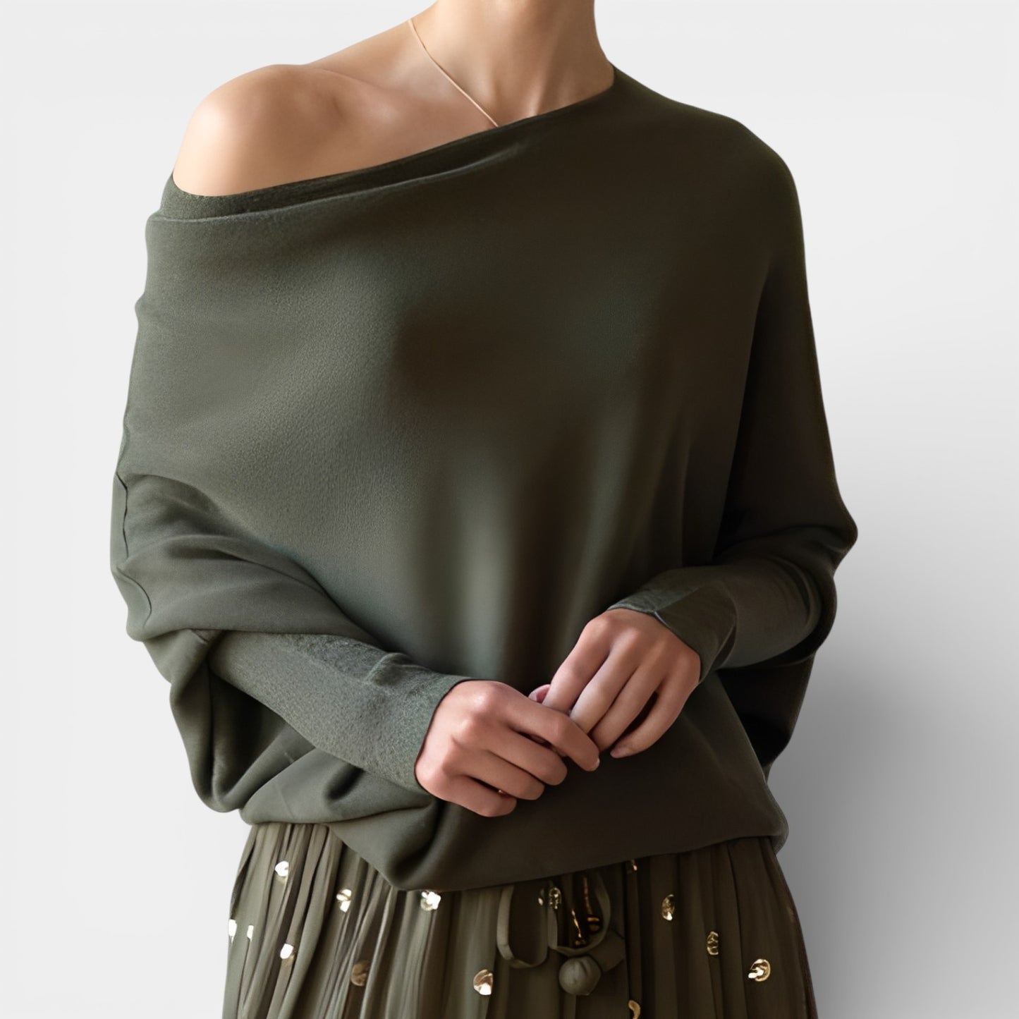 Gabriela – Volný svetr s asymetrickým výstřihem off-shoulder