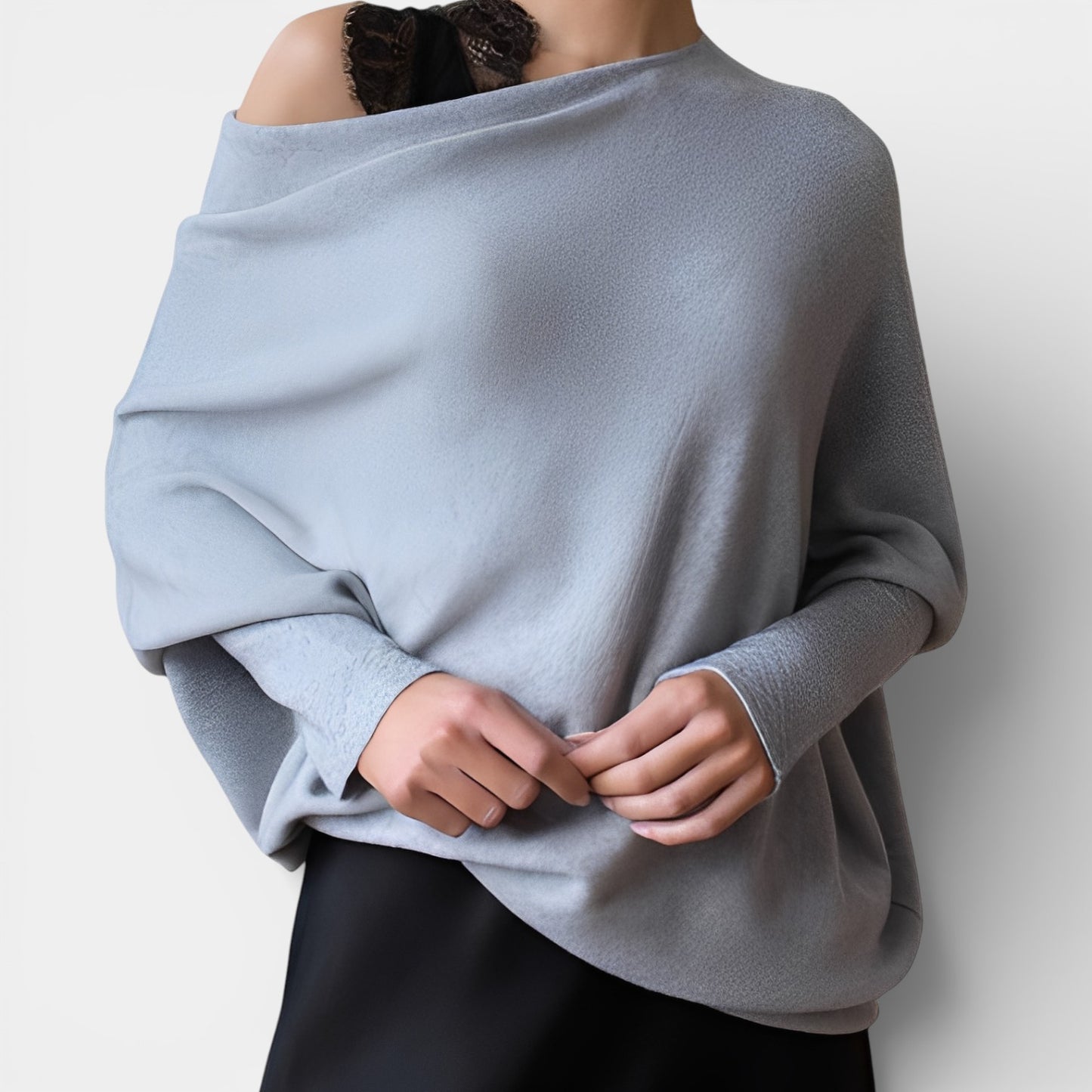 Gabriela – Volný svetr s asymetrickým výstřihem off-shoulder