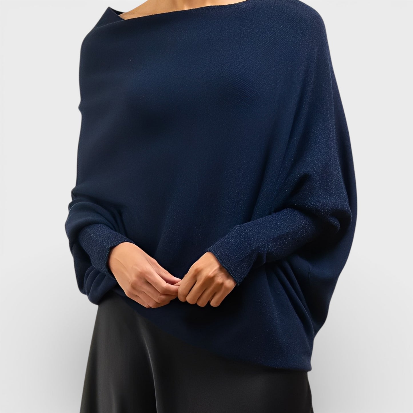 Gabriela – Volný svetr s asymetrickým výstřihem off-shoulder