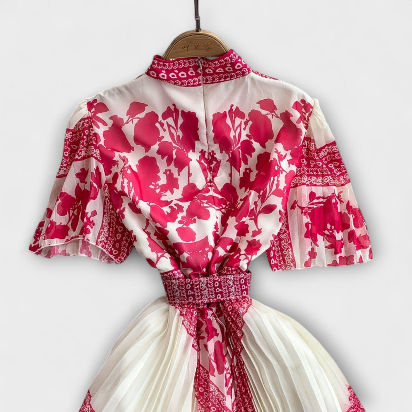 Delilah - Šaty inspirované vintage stylem