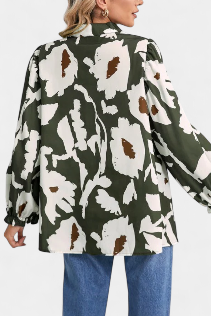Filomena Blůza s Polovičním Zapínáním a Nadýchanými Rukávy v Abstraktním Květinovém Vzoru